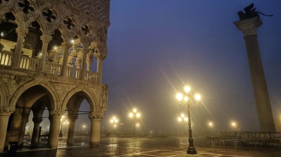 Venice: Saint Mark's Basilica Private Tour at Night - Descending into the medieval crypt