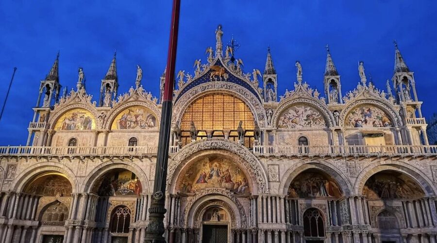 Venice: Saint Mark's Basilica Private Tour at Night - What two hours feels like in practice