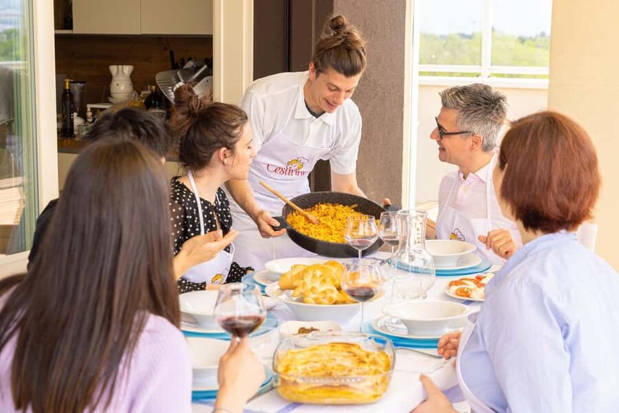 Venice: Share Your Pasta Love in a Local’s Home - Who will enjoy this most