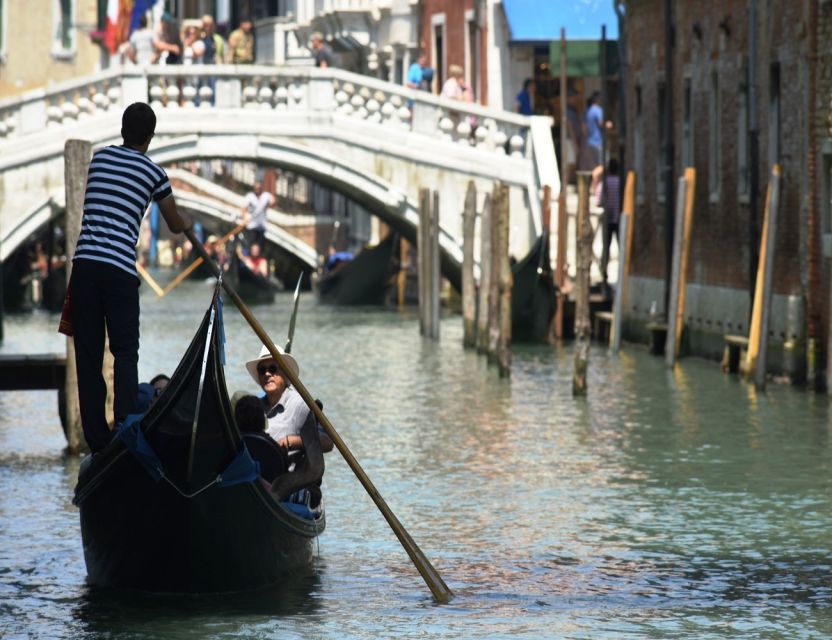 Venice: Shared Gondola Ride - The sights are best when you know what to watch for