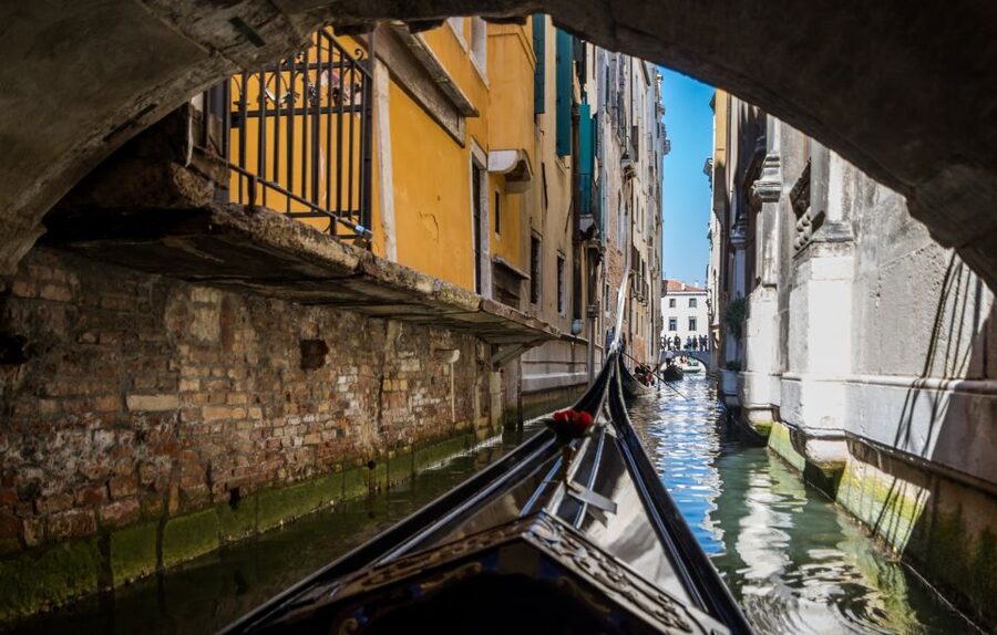 Venice: Shared Gondola Ride Across the Grand Canal - First views from the Grand Canal