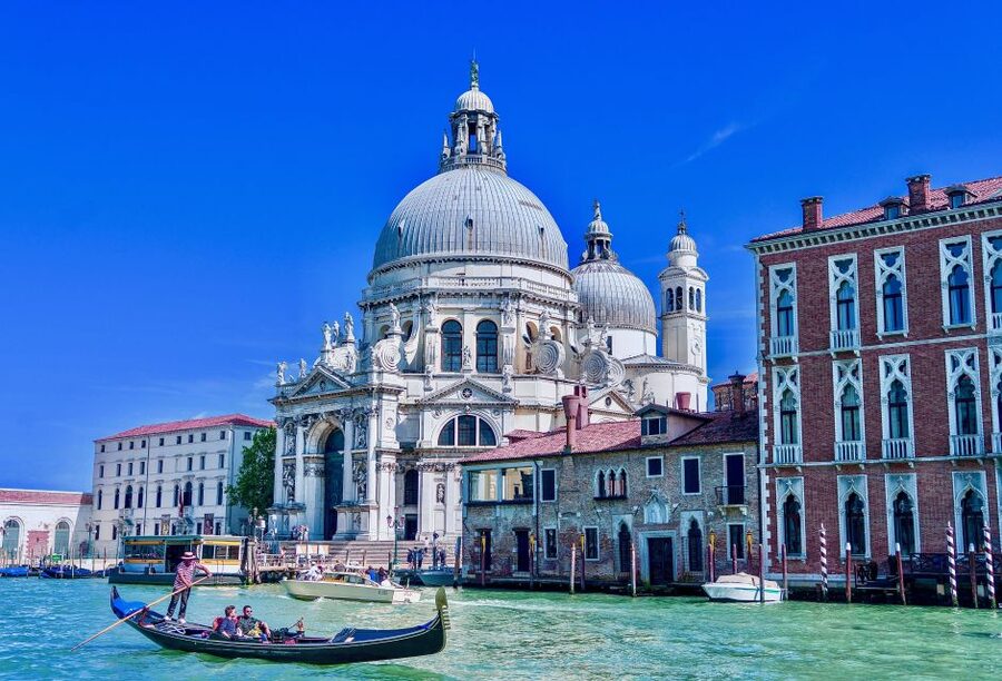 Venice: Shared Gondola Ride through the Lagoon City - Practical seating, luggage, and weather advice