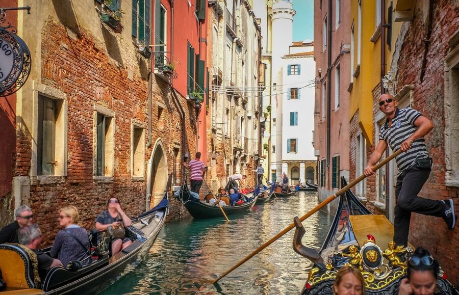 Venice: Shared Gondola Ride through the Lagoon City - What the $48 price really buys you