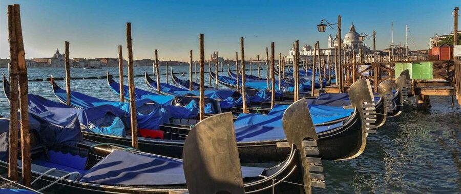 Venice: Shared Gondola Tour - Why a gondola changes the view