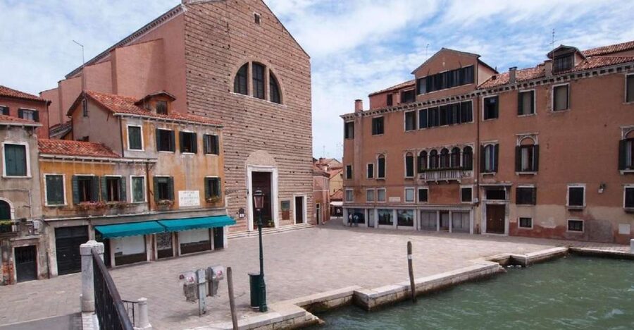 Venice: Sightseeing Tour with a Local expert - San Polo and Venice’s former trading heart