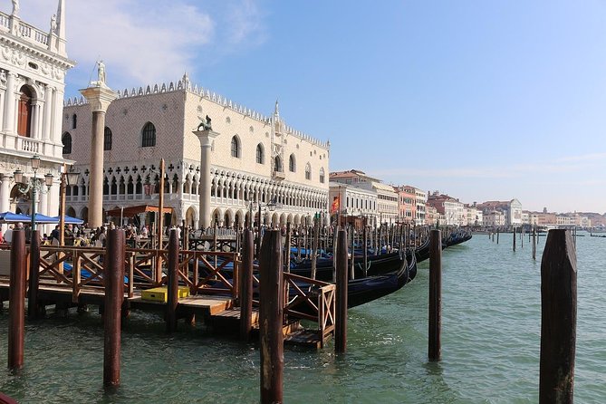Venice Skip the line of San Mark Basilica and Doge's Palace Tour - St. Mark’s Basilica: domes, gold, and two architectural traditions
