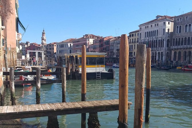 Venice Small Group Walking Tour of Most-Famous Sites &Attractions - What the guides add to the experience