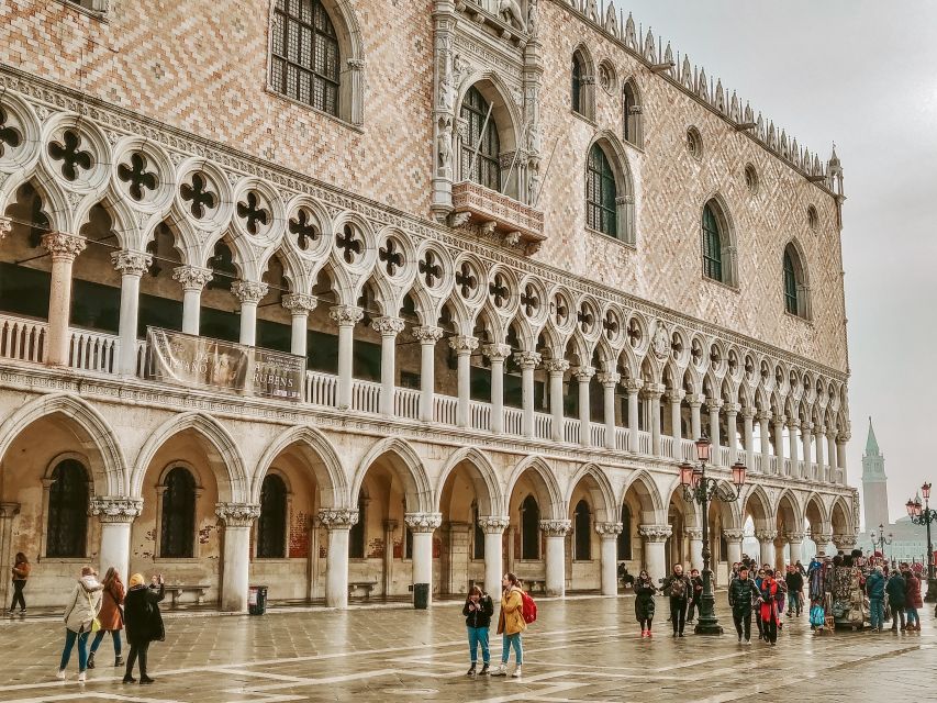 Venice: St Mark's Basilica, Doge's Palace, and Gondola Ride - What the $158.60 price really covers