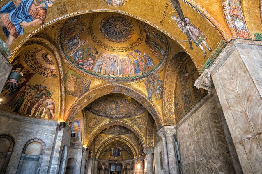 Venice: St. Mark's Basilica, Doge's Palace & Gondola Ride - Starting at Rialto and meeting old Venice