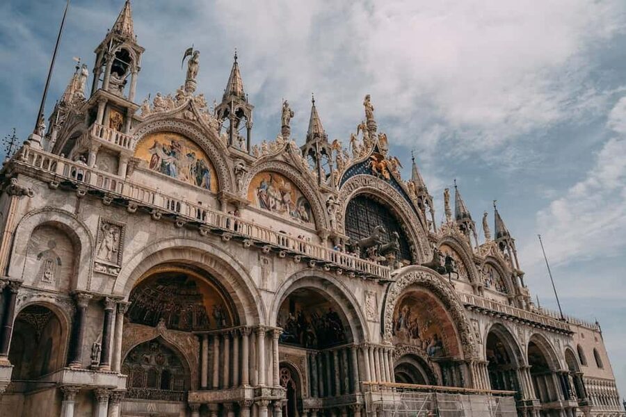 Venice: St Mark's Basilica Small-Group Tour with Terrace - Meeting your guide beneath the blue clock tower