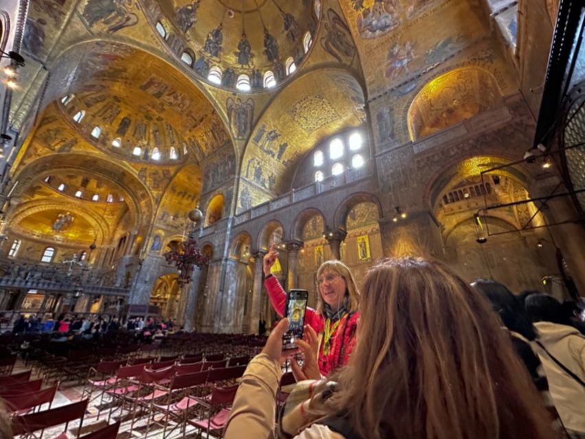 Venice: St Mark's, Doge's Palace, Murano & Burano Day Tour - Lunch is a real time challenge