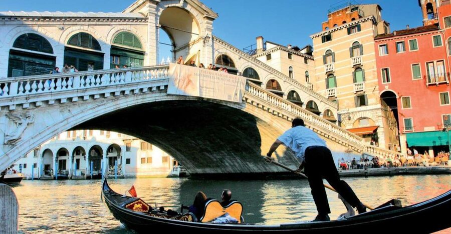 Venice: St. Mark's, Walking Tour and Gondola Combo - Key Points
