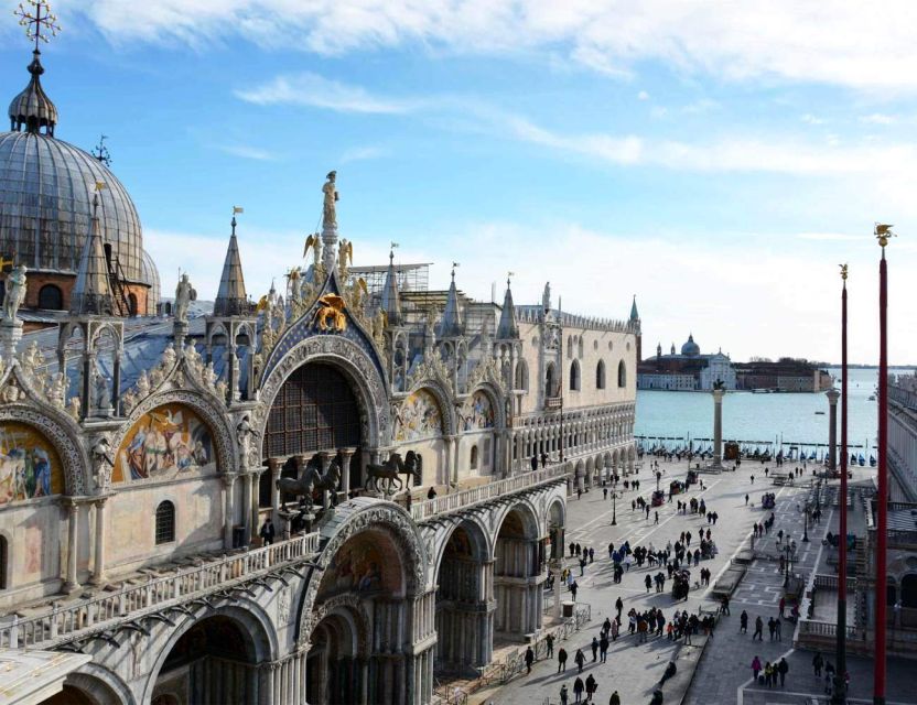 Venice: St. Mark's, Walking Tour and Gondola Combo - Timing, Pace, and Group Details