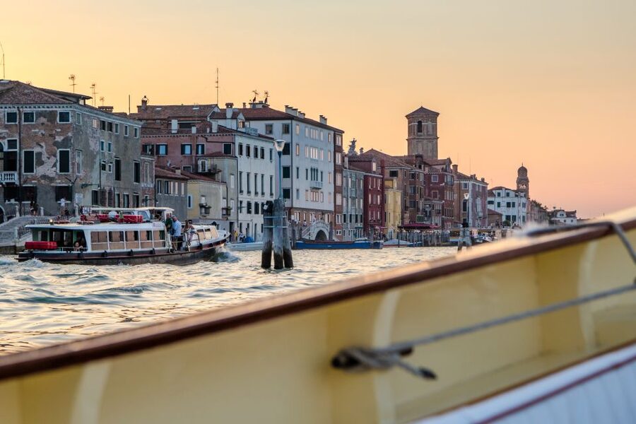 Venice: Sunset Cruise by Typical Venetian Boat - Sunset colors, weather, and the limits of the promise