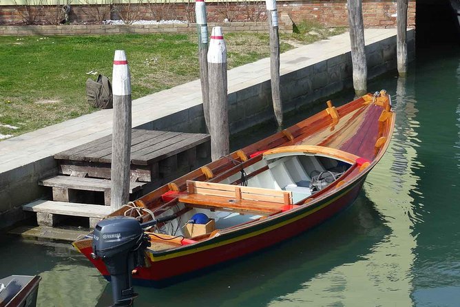 Venice Sunset Cruise by Typical Venetian Boat with Prosecco - What the guide adds to the ride