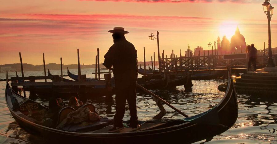 Venice: Sunset or Evening Gondola Tour - What the 30-minute route can show you