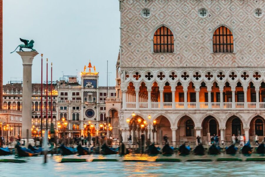 Venice: The Ghost & Legends Walking Tour - Who should book this walk?