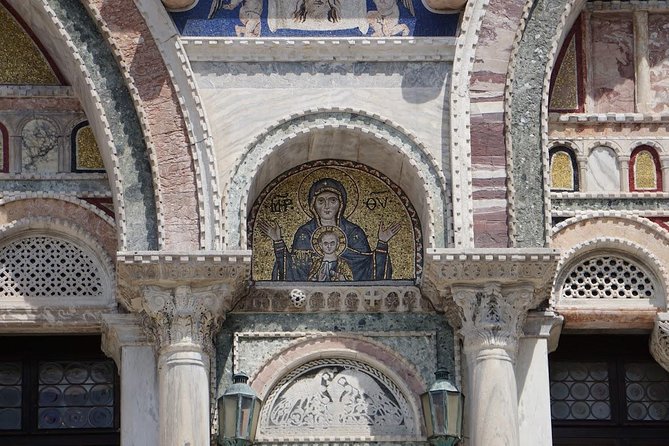 Venice Through a Local’s Eyes: Private Water Taxi & Walking Tour - A Guide Who Adjusts the Tour to You