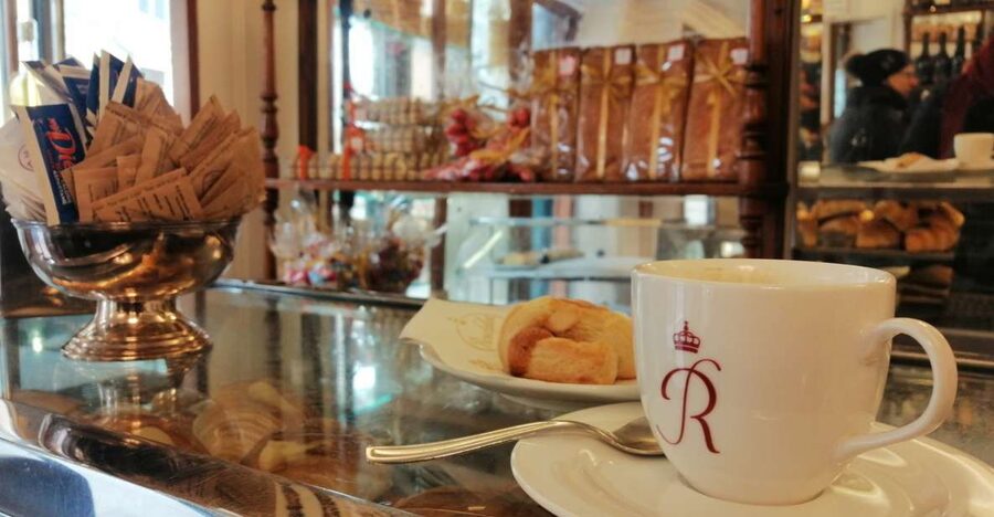 Venice: Traditional Cafés and Pastry Shops Walking Tour - Why a pastry walk works so well in Venice