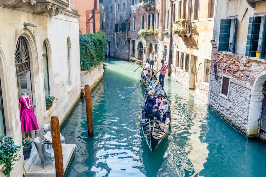 Venice: Traditional Shared Gondola Ride - What the half-hour route feels like
