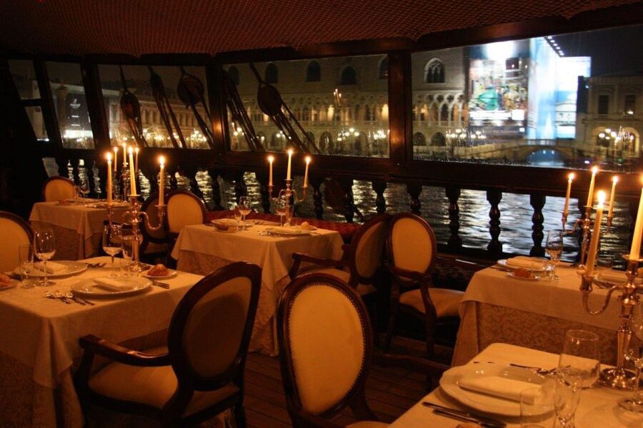 Venice: Venetian Lagoon Tour and Galleon Dinner - Why a dinner cruise works so well in Venice