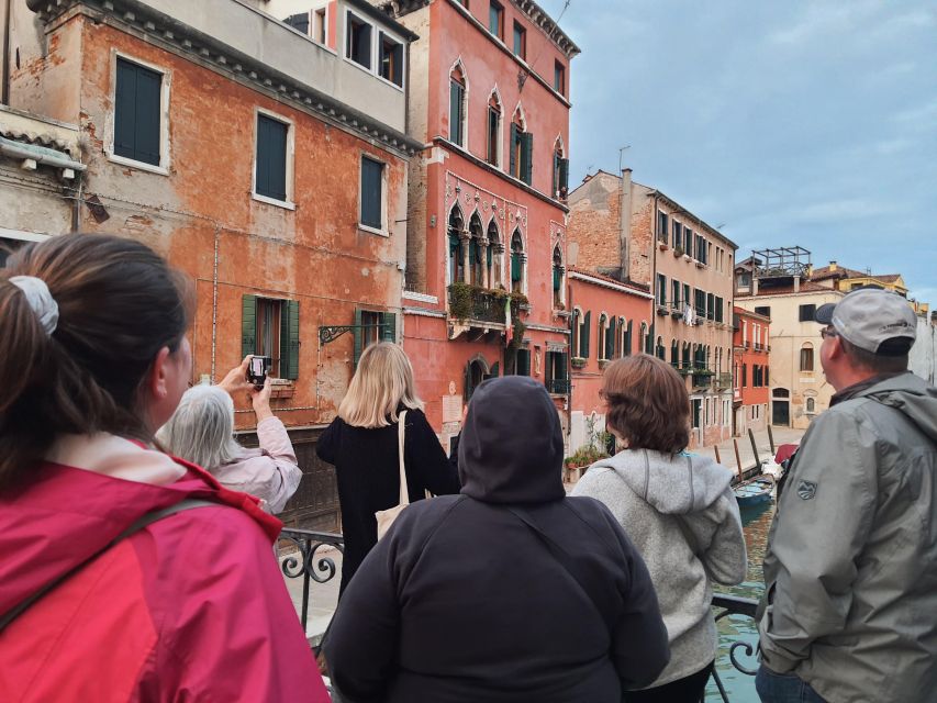 Venice: Walking Guided Tour of the City Must-See Sites - The Frari, Titian, and Venice’s artistic side