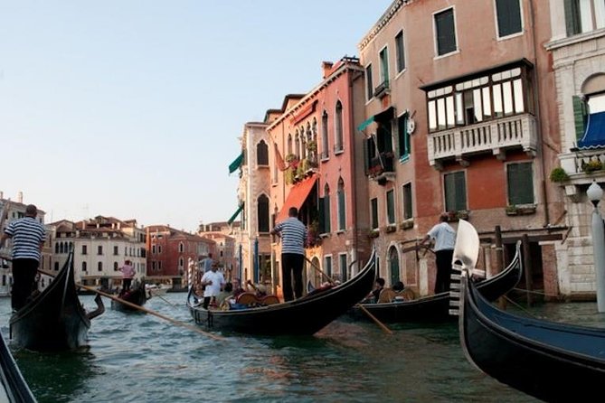 Venice Walking Tour and Gondola Ride - Scala del Bovolo and its unusual staircase