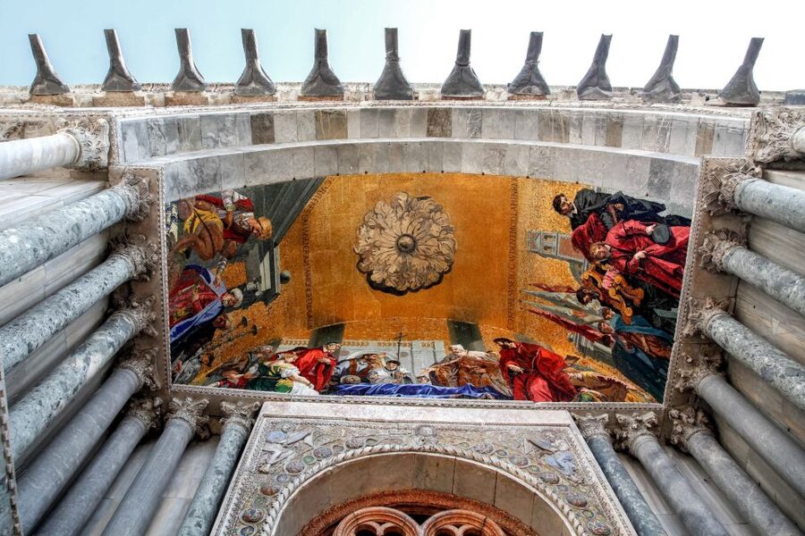 Venice: Walking tour, Doge Palace, & St. Mark's Basilica - Why this tour makes sense in Venice