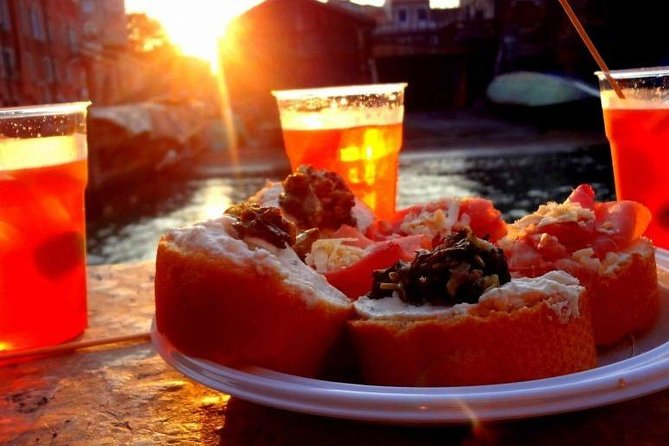 Venice Walking Tour: Eat and Drink - Calle Varisco, a lane with an old mystery