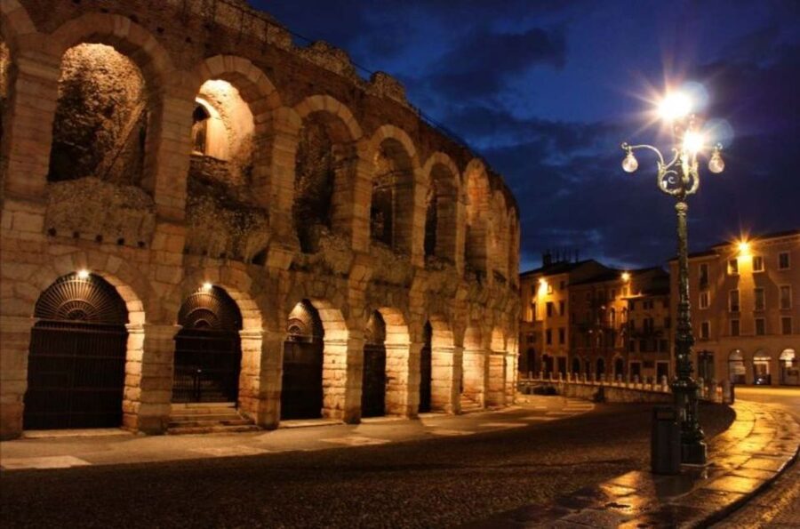 Verona: 3-Hour Guided Walking Tour - Starting at the Gavi Arch near Castelvecchio