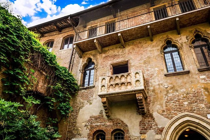 Verona Arena and Historic Highlights: A Guided Walking Tour - Starting beneath the Arena’s arches