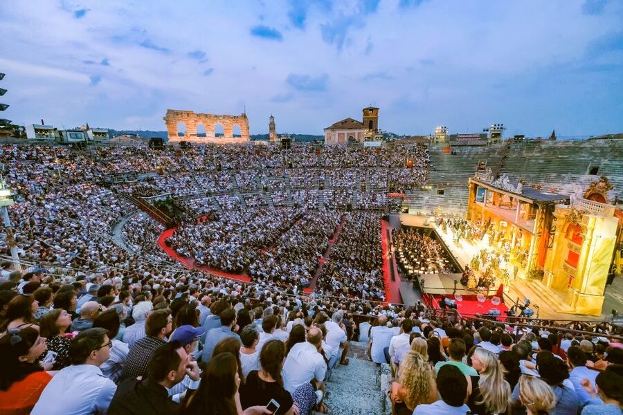 Verona: Arena di Verona Opera Ticket - The optional one-hour Verona walking tour