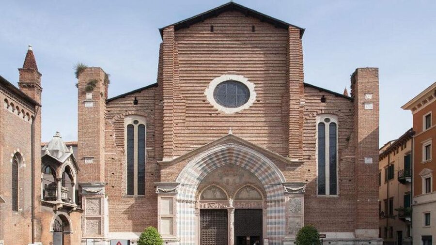 Verona Audioguide - TravelMate app for your smartphone - Castelvecchio, the cathedral, and the old town