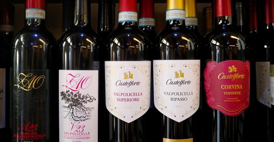 Verona: Blindfolded Wine Tasting - Why a blind tasting changes the way you drink wine