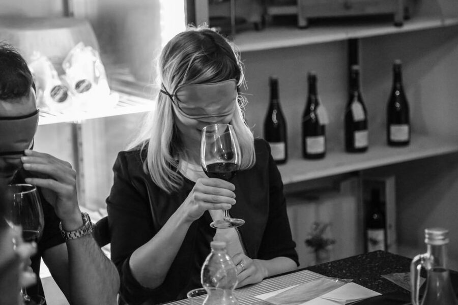 Verona: Blindfolded Wine Tasting - Arriving at the tasting in Verona