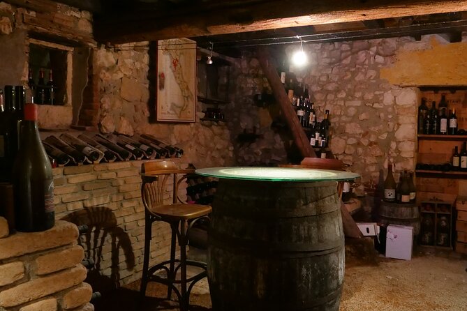 Verona - Cellar Tour and Tasting of NATURAL WINES - Tasting five wines and the estate olive oil