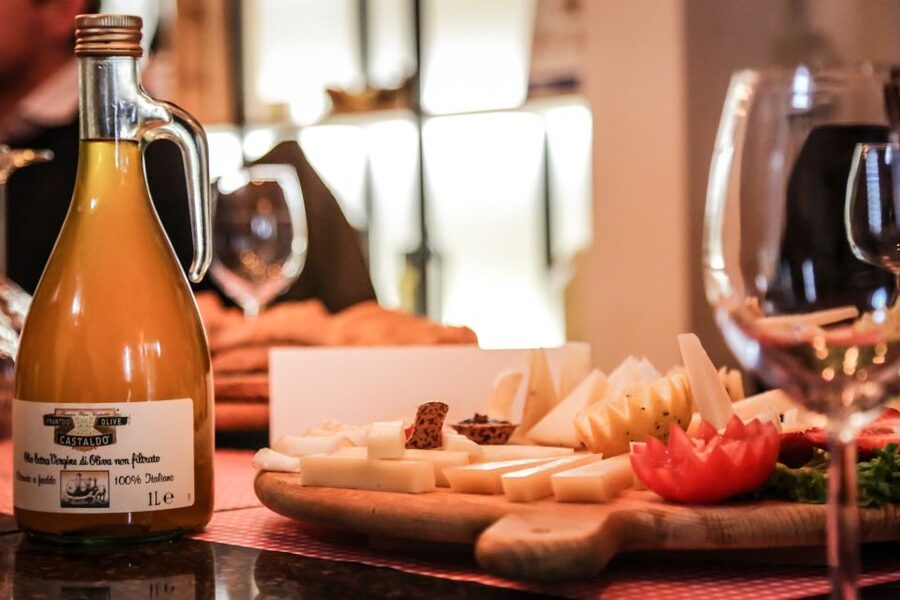 Verona centro: Olive Oil Tasting Experience - Bread, cheese, salami, and the best pairings