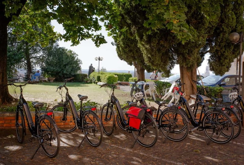 Verona: City E-Bike Tour with Lunch - The city ride: Verona beyond the famous arena