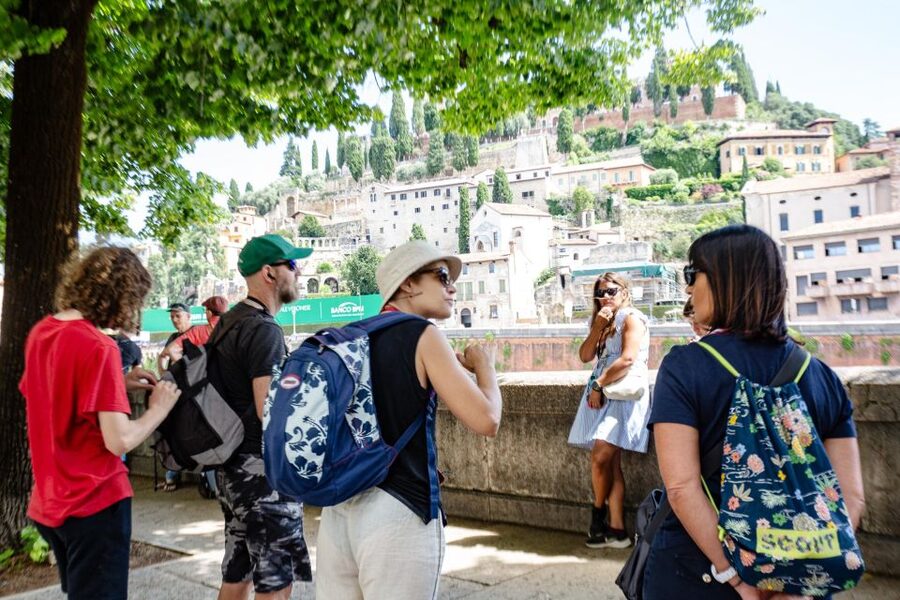 Verona: City Highlights & Street Food Walking Tour - Starting at Piazza Bra with coffee and a sweet bite