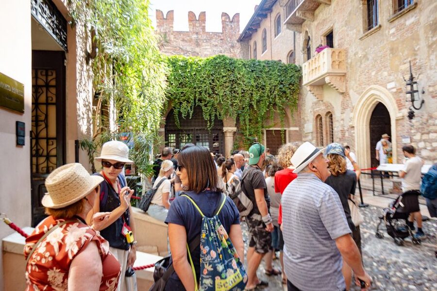 Verona: City Highlights & Street Food Walking Tour - Piazza Erbe and the heart of old Verona