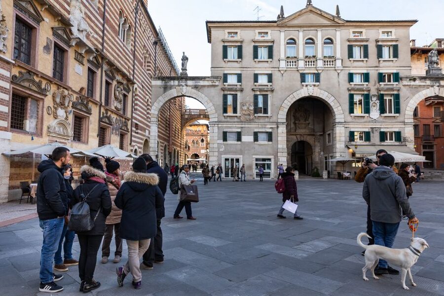Verona: City Highlights & Street Food Walking Tour - Salami, cheese, and Valpolicella by the river