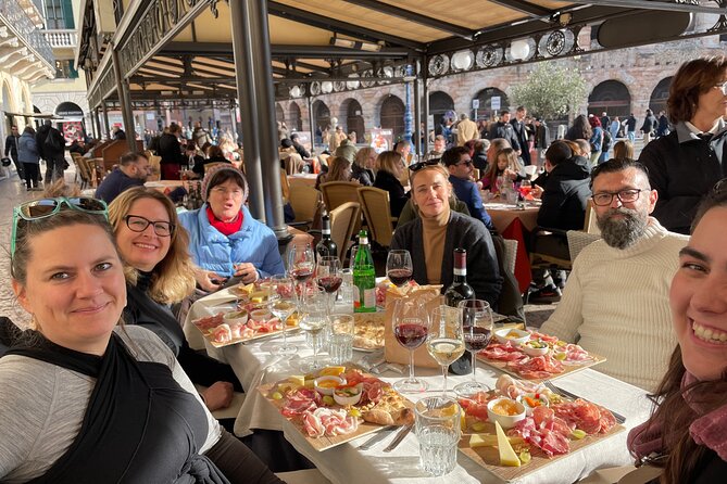 Verona: City Walking Tour with Cable Car Ride & Wine Aperitif - Piazza dei Signori and Dante’s Verona