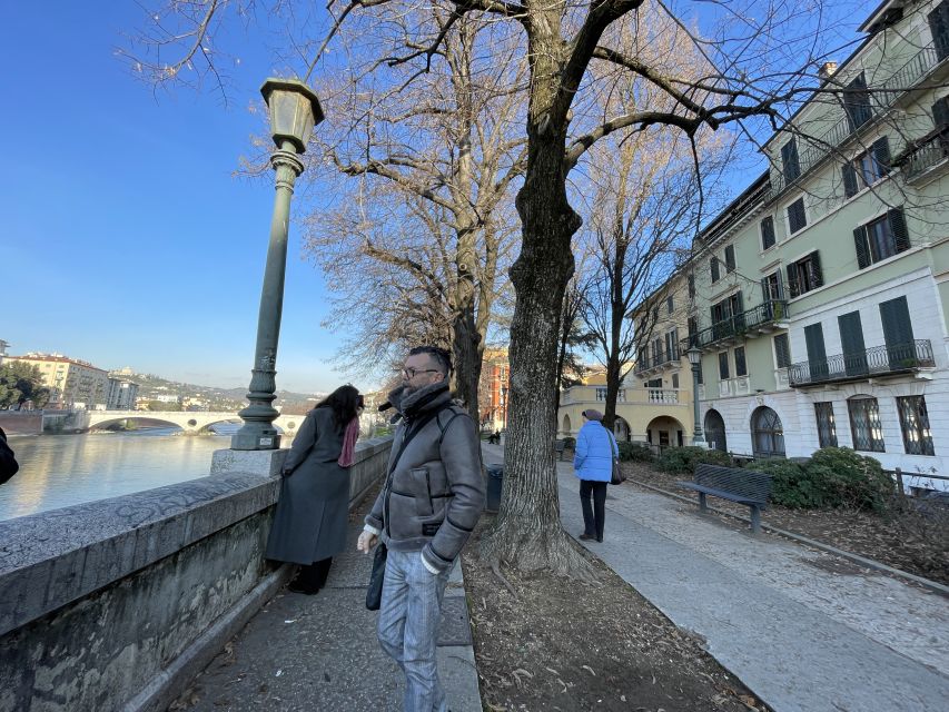 Verona: City Walking Tour with Cable Car & Wine Aperitif - Juliet’s Balcony, Signori Square, and Erbe Square