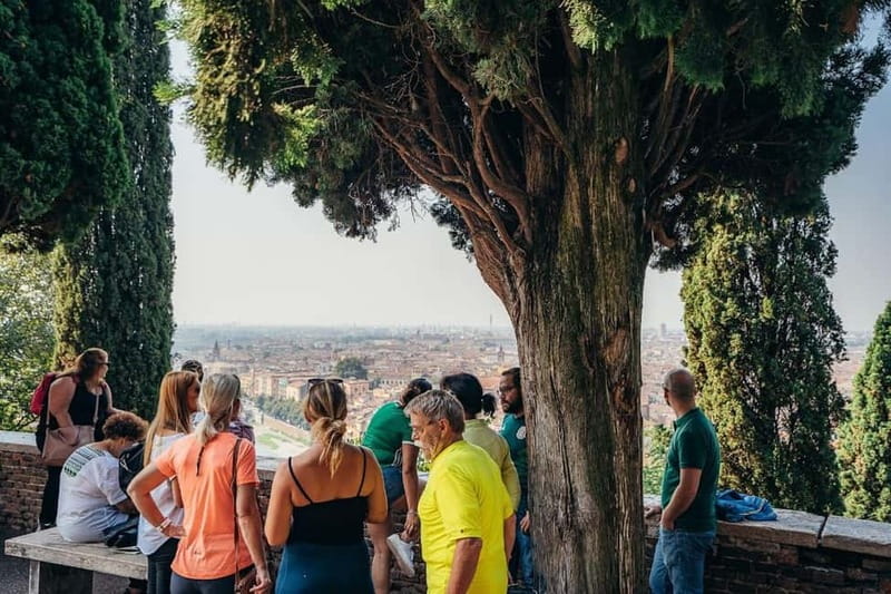 Verona: Classic and Hidden Gems Bike Tour - Juliet’s balcony and the Capuleti courtyard