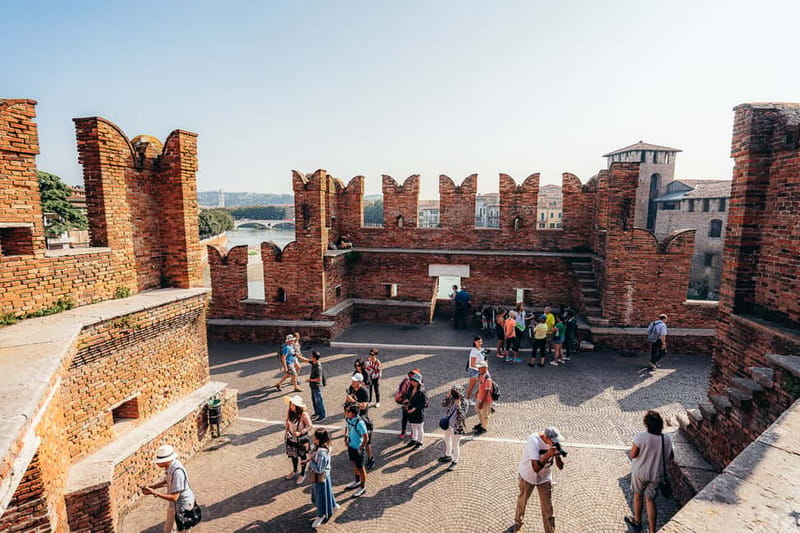 Verona: Classic and Hidden Gems Bike Tour - What the guides add to the ride