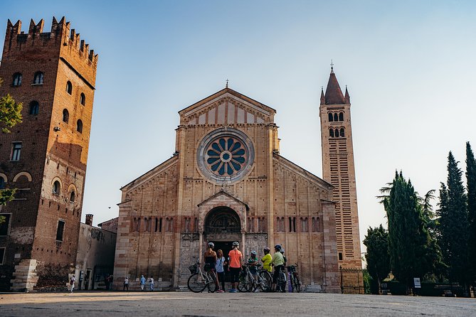 Verona e-bike tour: city center and panoramic views - Via Sottoriva, San Fermo, and the Arena