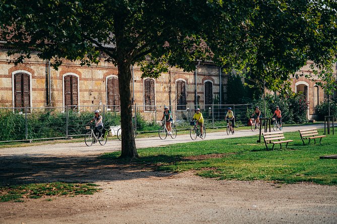 Verona e-bike tour: city center and panoramic views - Castelvecchio and the quieter finish at San Zeno