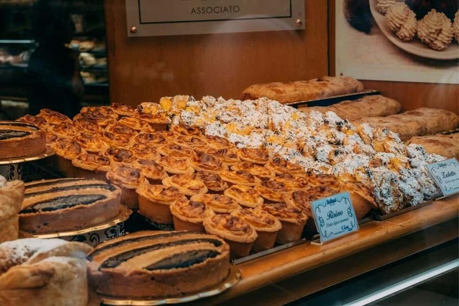 Verona: Food and Wine Tasting Walking Tour - Piazza delle Erbe and small local bites