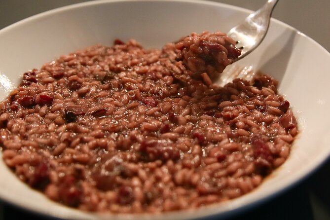 Verona Full Meal & Wine Tasting Walking Tour by Do Eat Better - Piazza delle Erbe and a sweet finish