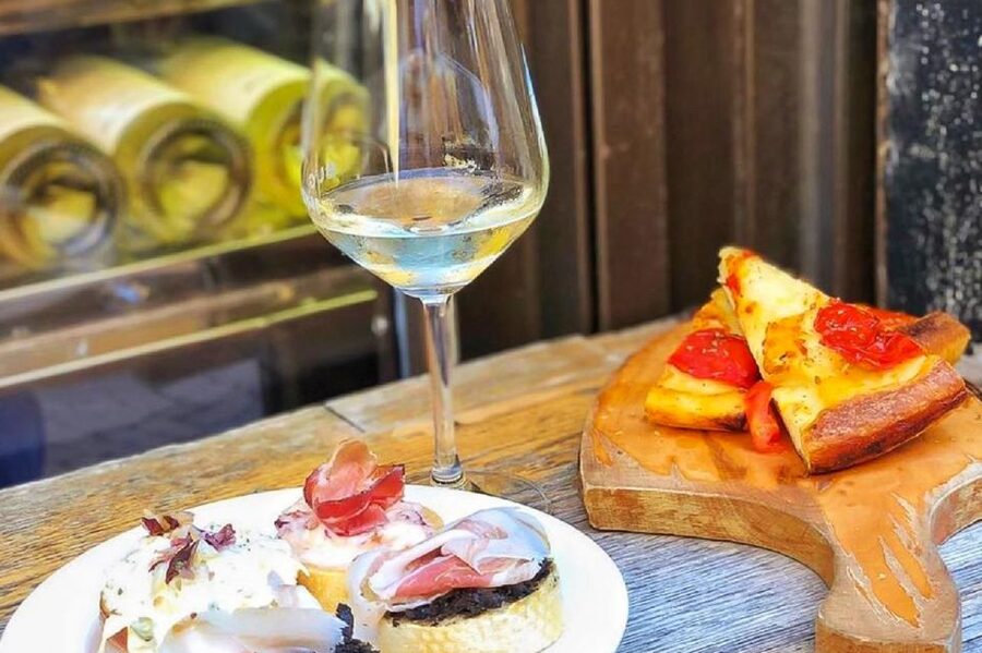 Verona: Full Meal & Wine Tasting Walking Tour - Porta Borsari to Ponte della Vittoria